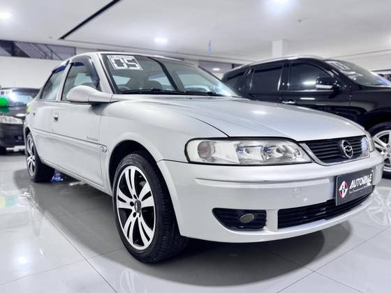 CHEVROLET VECTRA 2.0 MPFI EXPRESSION 8V GASOLINA 4P MANUAL CHEVROLET VECTRA 2.0 MPFI EXPRESSION 8V GASOLINA 4P MANUAL